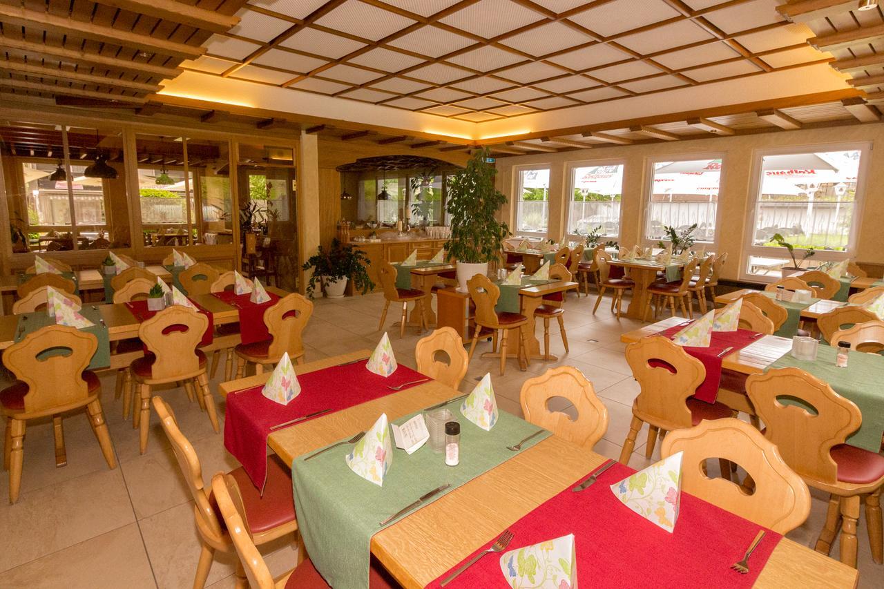 Hotel Cortina ヘーヘンシュヴァント エクステリア 写真